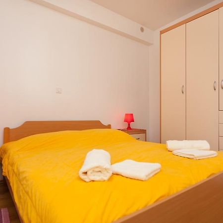Apartment Darko Rovigno Esterno foto