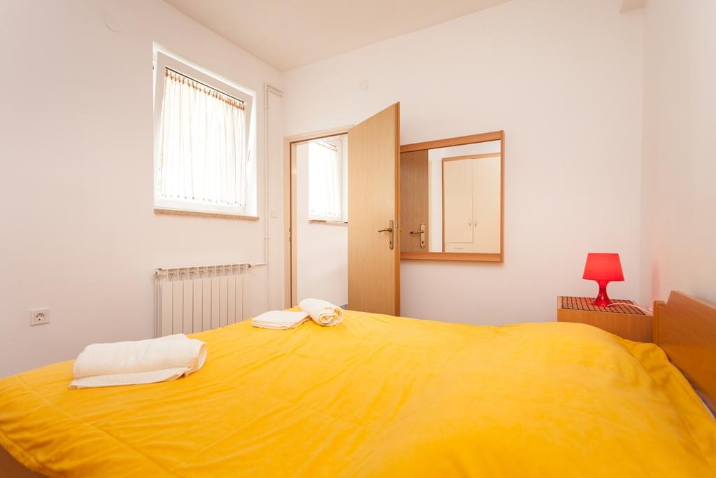 Apartment Darko Rovigno Esterno foto